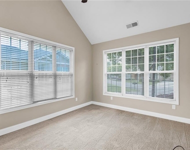 5358 Manor View Drive Nw - Photo Thumbnail 5