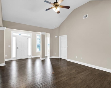 5358 Manor View Drive Nw - Photo Thumbnail 3