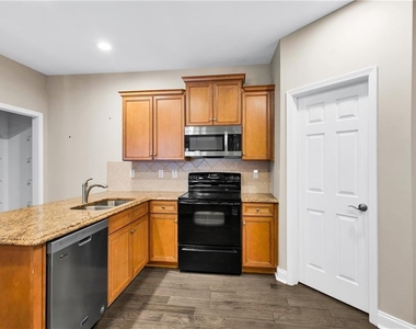 5358 Manor View Drive Nw - Photo Thumbnail 8