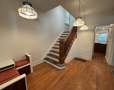 519 S Hale Street - Photo Thumbnail 3