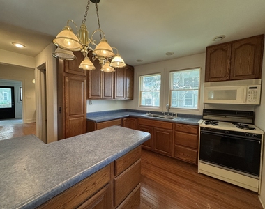 519 S Hale Street - Photo Thumbnail 8