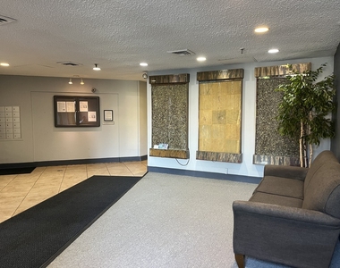 1750 N Marywood Avenue - Photo Thumbnail 12