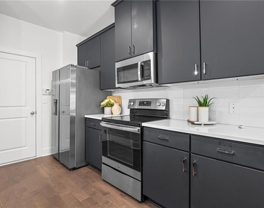 6316 Scudders Drive - Photo Thumbnail 10