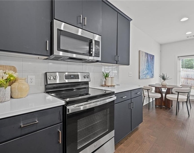 6316 Scudders Drive - Photo Thumbnail 11