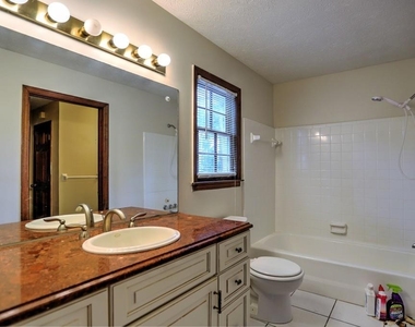 2940 Connie Street - Photo Thumbnail 9