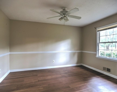 2940 Connie Street - Photo Thumbnail 4