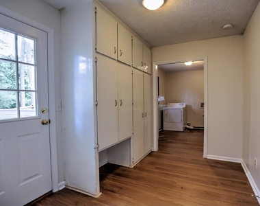 2940 Connie Street - Photo Thumbnail 11