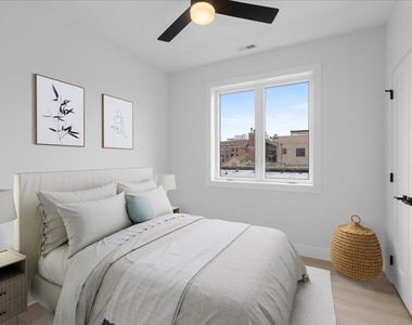 904 W Dakin Street - Photo Thumbnail 2