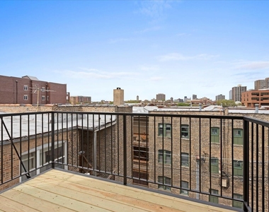 904 W Dakin Street - Photo Thumbnail 9