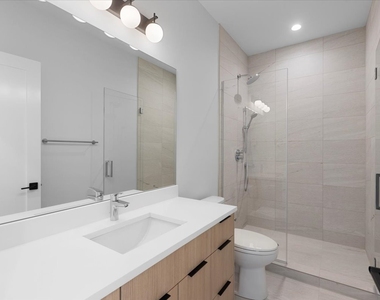 904 W Dakin Street - Photo Thumbnail 3