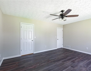 6080 Stone Wood Drive Nw - Photo Thumbnail 12