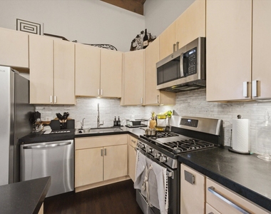 1727 S Indiana Avenue - Photo Thumbnail 6
