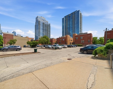 1727 S Indiana Avenue - Photo Thumbnail 21