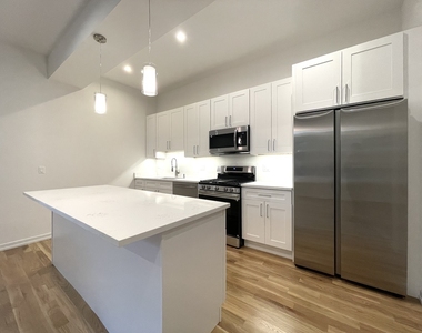 822 N Winchester Avenue - Photo Thumbnail 5