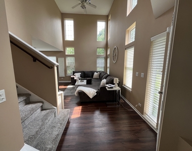 10520 Thornton Way - Photo Thumbnail 1