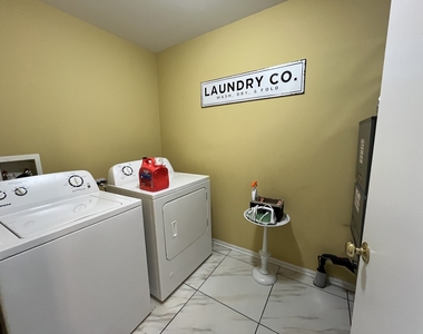 10520 Thornton Way - Photo Thumbnail 14