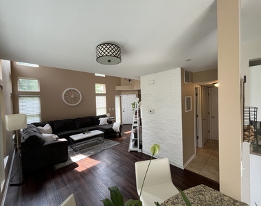 10520 Thornton Way - Photo Thumbnail 6