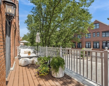 1863 Admiral Court - Photo Thumbnail 13