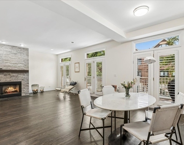 1863 Admiral Court - Photo Thumbnail 11