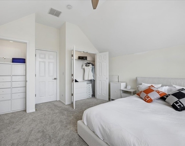 1863 Admiral Court - Photo Thumbnail 25