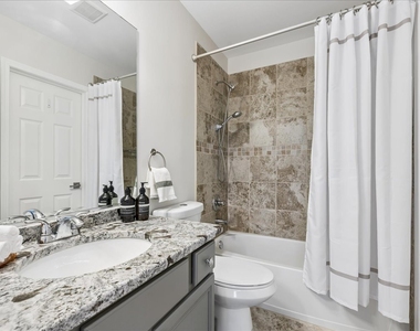 1863 Admiral Court - Photo Thumbnail 23