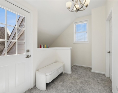 1863 Admiral Court - Photo Thumbnail 28
