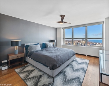655 W Irving Park Road - Photo Thumbnail 7