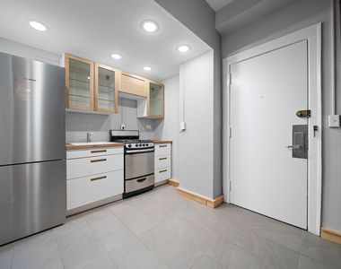 604 W Addison Street - Photo Thumbnail 6