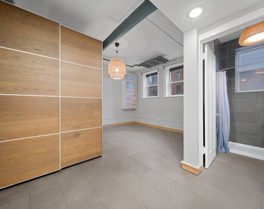 604 W Addison Street - Photo Thumbnail 7