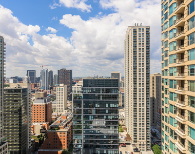 30 E Huron Street - Photo Thumbnail 12