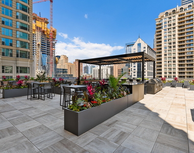 30 E Huron Street - Photo Thumbnail 14