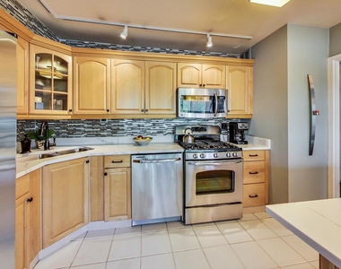 2800 N Lake Shore Drive - Photo Thumbnail 7