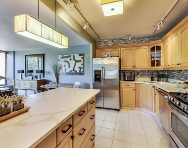 2800 N Lake Shore Drive - Photo Thumbnail 9