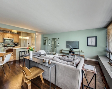 2800 N Lake Shore Drive - Photo Thumbnail 5