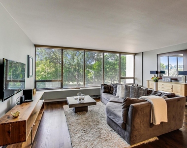 2800 N Lake Shore Drive - Photo Thumbnail 3