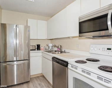 440 N Wabash Avenue - Photo Thumbnail 5