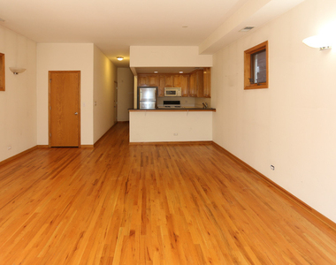 824 W Buckingham Place - Photo Thumbnail 8