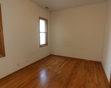 824 W Buckingham Place - Photo Thumbnail 14
