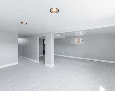 7614 W 63rd Place - Photo Thumbnail 14
