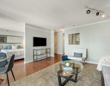10 E Ontario Street - Photo Thumbnail 3