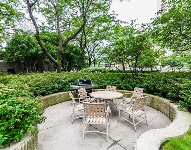 10 E Ontario Street - Photo Thumbnail 21