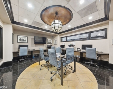 10 E Ontario Street - Photo Thumbnail 20