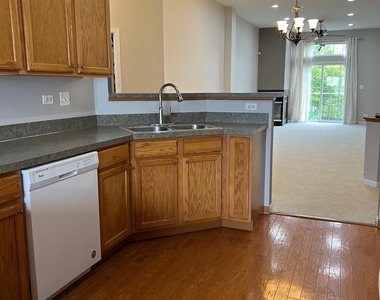 2210 Scott Lane - Photo Thumbnail 3