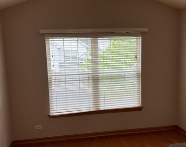 2210 Scott Lane - Photo Thumbnail 2