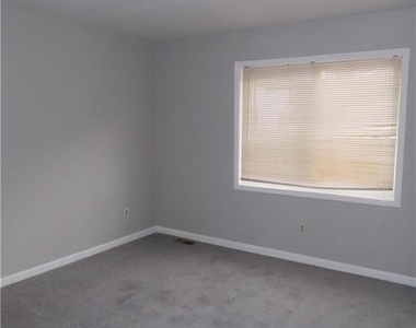 5581 Windwood Road - Photo Thumbnail 7