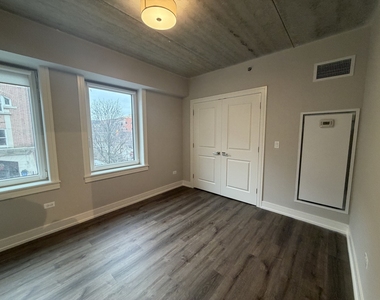952 W Carmen Avenue - Photo Thumbnail 15