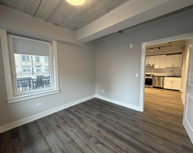952 W Carmen Avenue - Photo Thumbnail 14