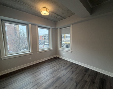 952 W Carmen Avenue - Photo Thumbnail 8