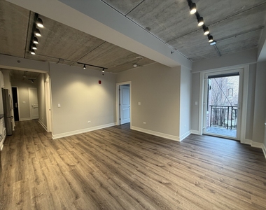 952 W Carmen Avenue - Photo Thumbnail 5