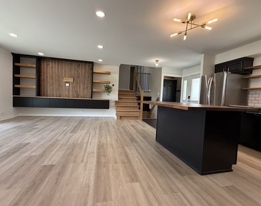 2305 N Williamsburg Street - Photo Thumbnail 5